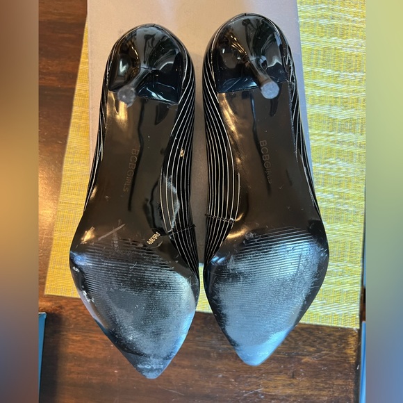 Black Patent Leather Pumps with White Stripes - Picture 4 of 4